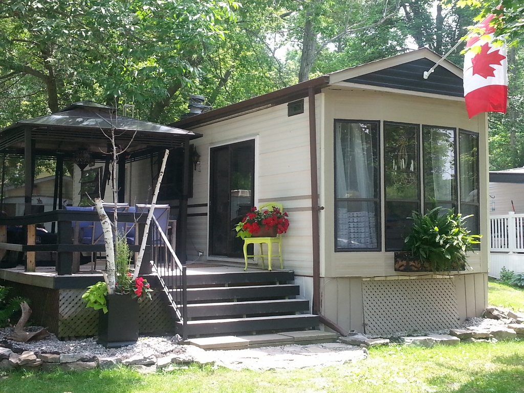 Trailer outside after - staging Realty Difference - Staging