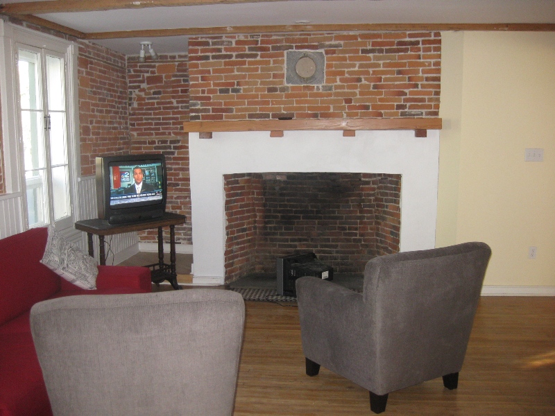 living before Realty Difference Staging