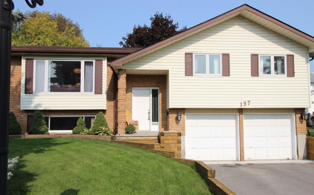 137 Shoreline Cres S, Napanee Realty Difference