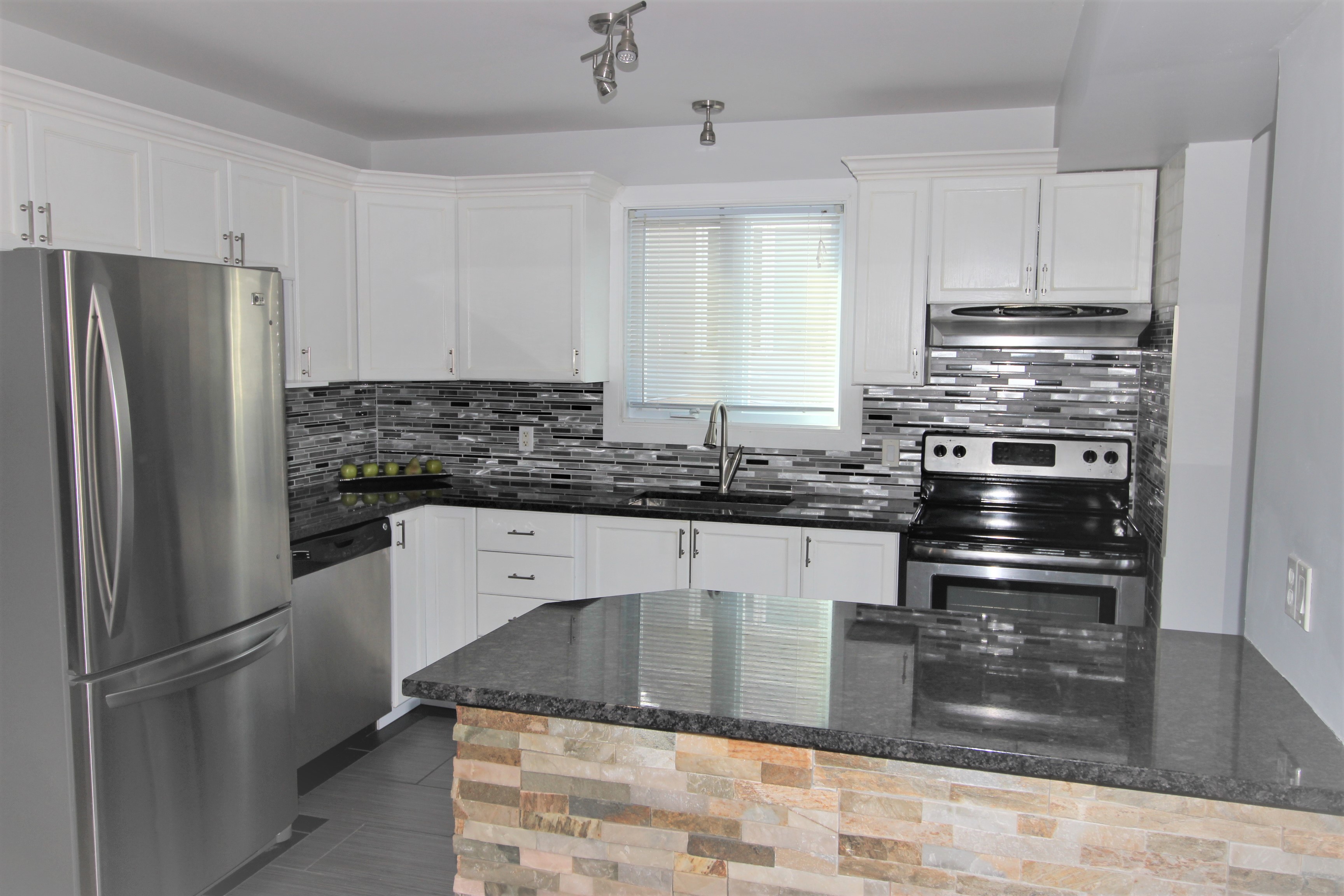 1138 Deerfield Drive, Kingston, Ontario    - Photo 2 - RP4320395118